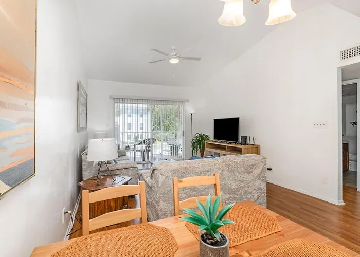 Cozy Beachside Hideaway - Bc104