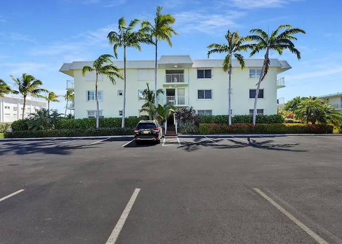 Ocean View 2 Bedroom Condo Pool Key Colony Beach