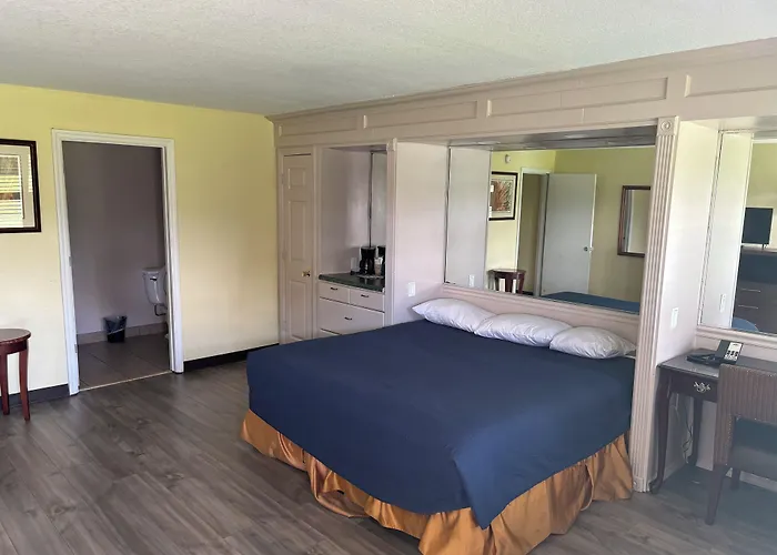 Inn On The Green Florida