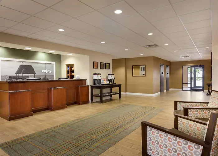 Hampton Inn & Suites Largo