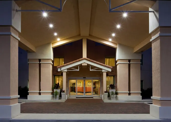Holiday Inn Express & Suites Pembroke Pines-Sheridan St By Ihg