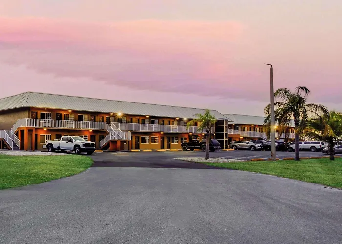 Travelodge Suites By Wyndham Lake Okeechobee
