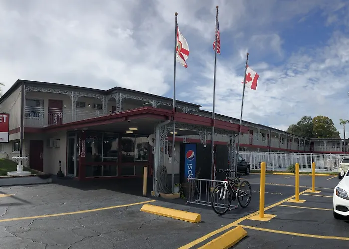 Econo Lodge St Petersburg Central