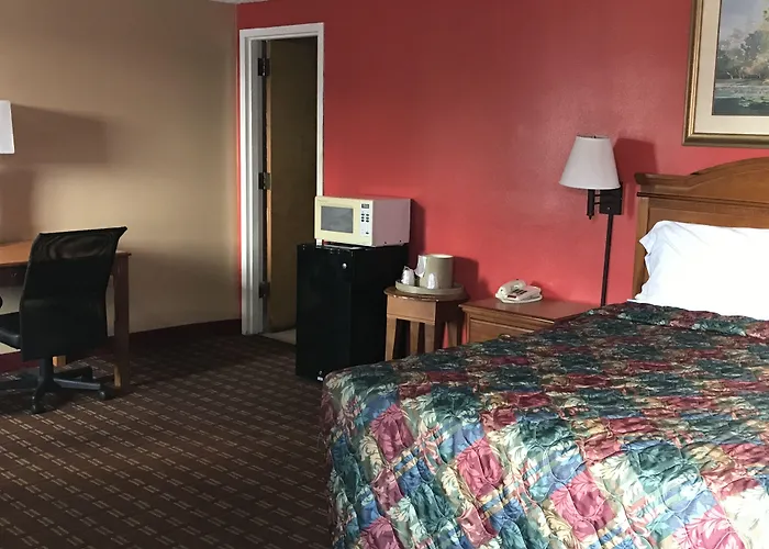 Adams Inn