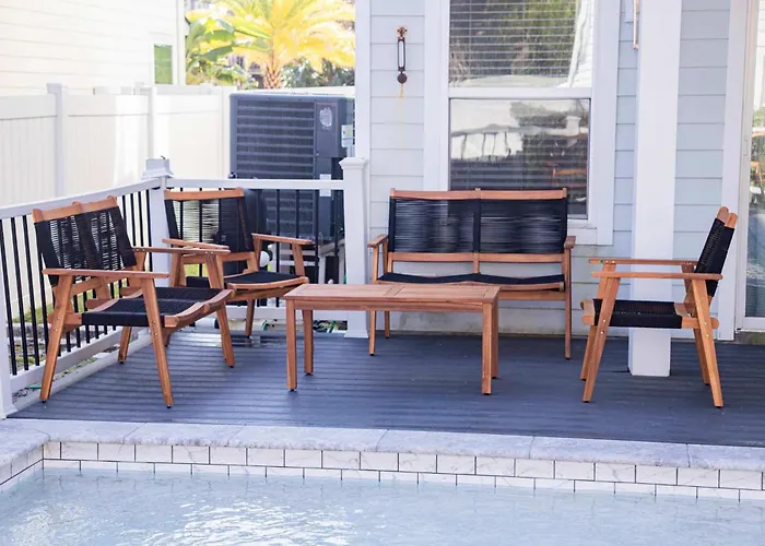 Slow Pace Beach Living - Pool - Steps From Beach