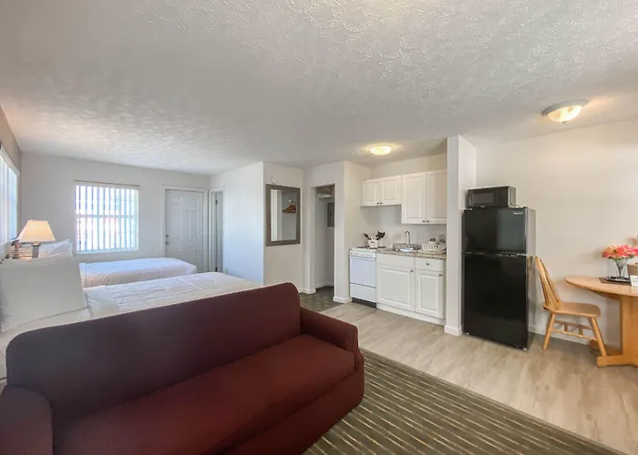Ocean Court Beachfront Hotel