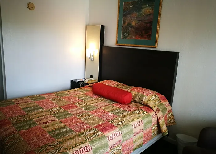 Merida Inn & Suites
