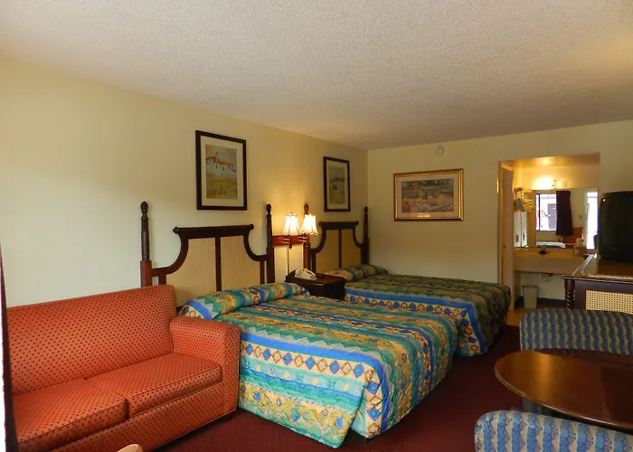 Maple Leaf Inn & Suites