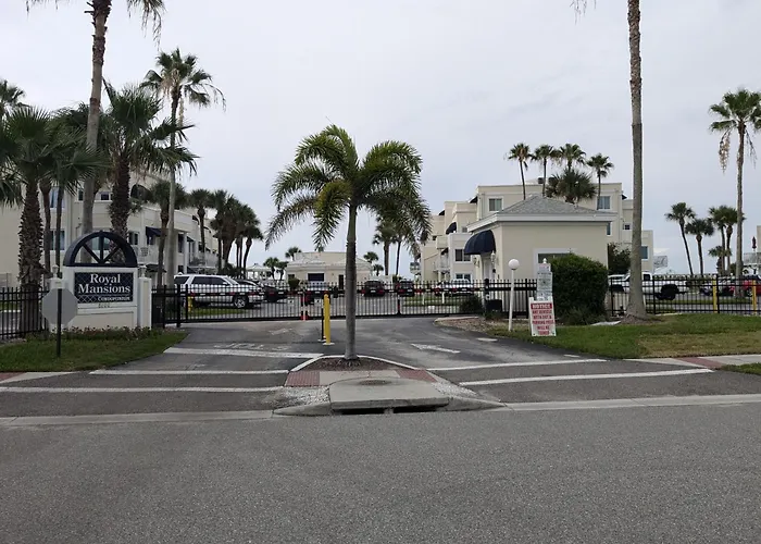 Oceanfront 2Br2B, Ocean Views, Heated Pool, Spa