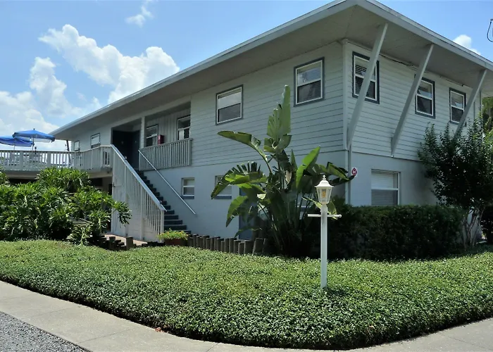 Hontoon Landing Resort & Marina