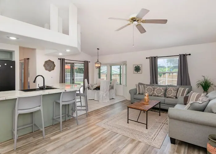 Spacious Luxury Pool Home Oasis - 8Mi To Airport