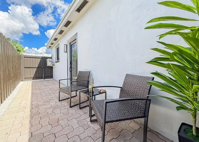 Luxury Private Studio King Bed Free Parking