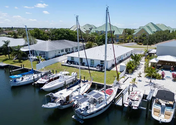 Waterfront-Family & Pet Friendly For 6