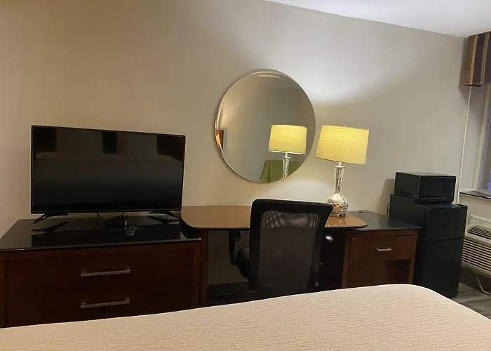 Executive Inn & Suites