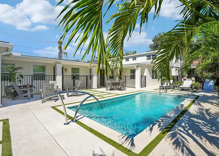 Downtown Wpb Studio D - W Full Kitchen