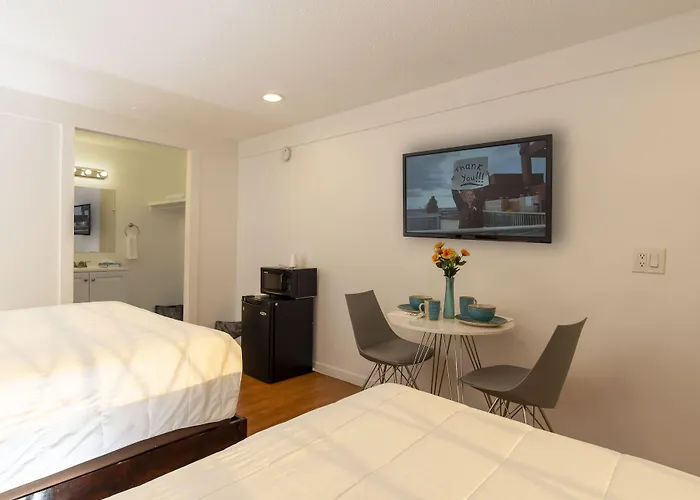 Spinnaker Inn Of Naples