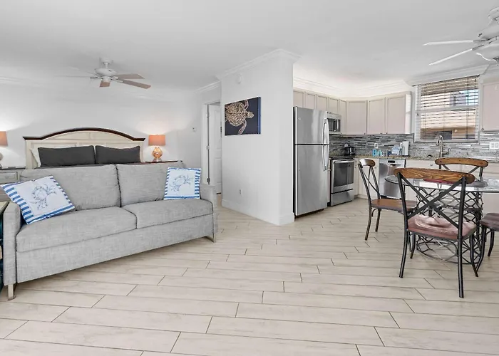 Penthouse On The Bay 4002