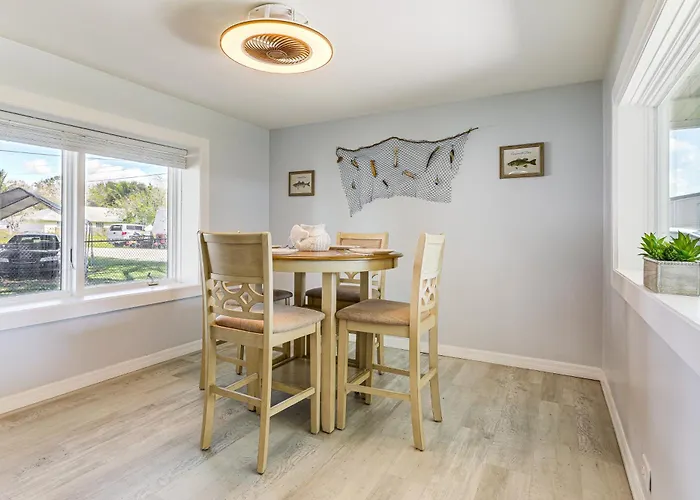 Boat Dock & Yard: Waterfront Okeechobee Retreat