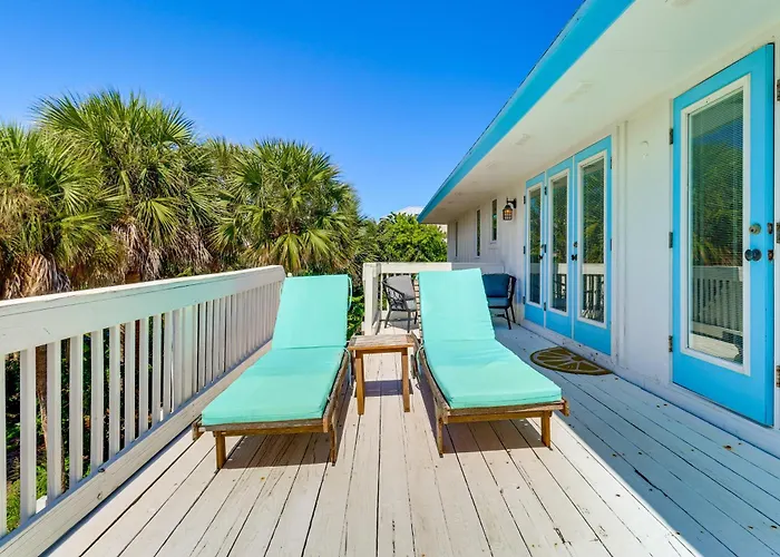 Walk To Wabasso Beach: Home W/ Hot Tub & Bikes