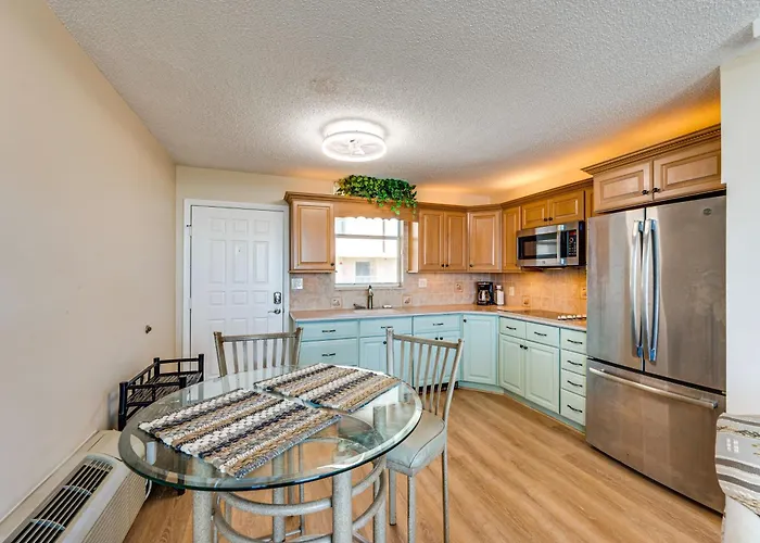 Walk To Bonita Beach: Top-Floor Condo W/ Views