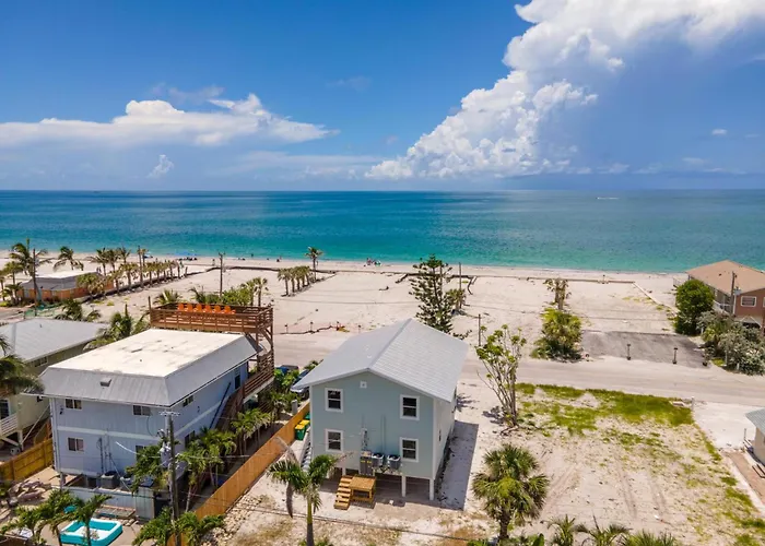 Steps To Sand - 2Br Beach Vibes + Bikes & Bbq