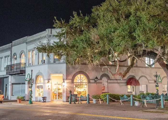 Oak Tree Hotel