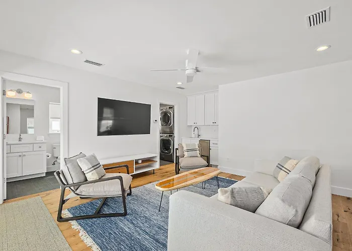 Endless Summer Oasis- Luxury 5Br, Heated Pool, Elevator, Steps To Ocean!