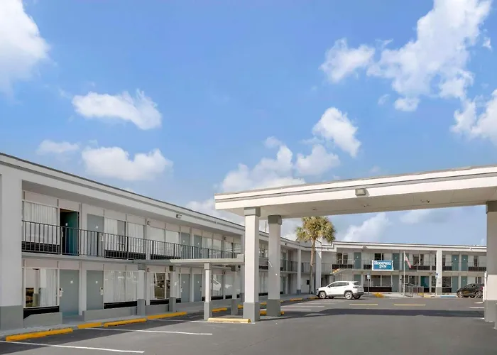 Zen Living Suites - Orange Park