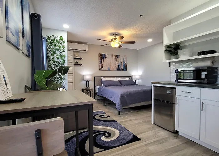 Sunny Palms Inn