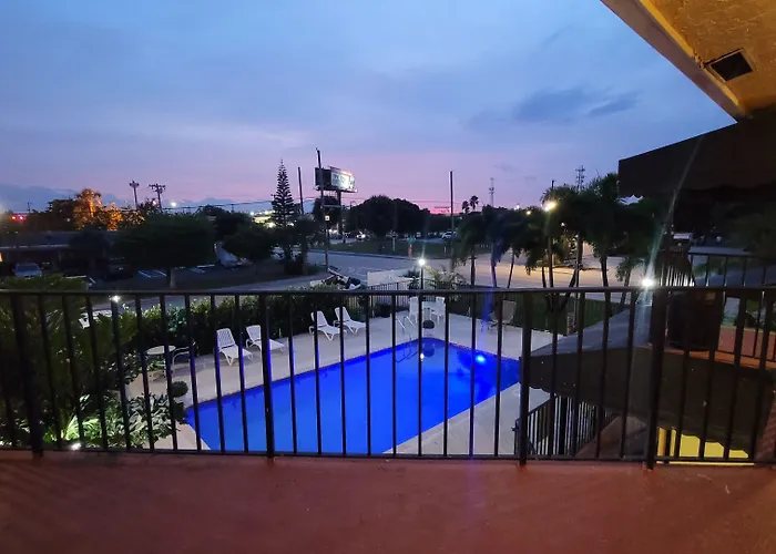 Sunny Palms Inn