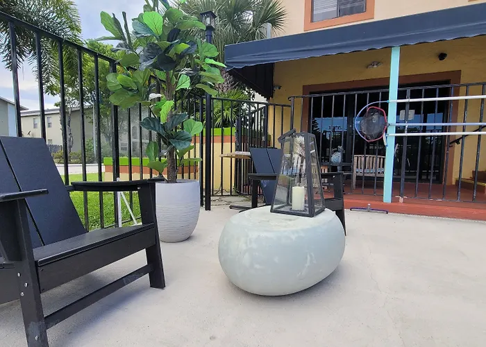 Sunny Palms Inn