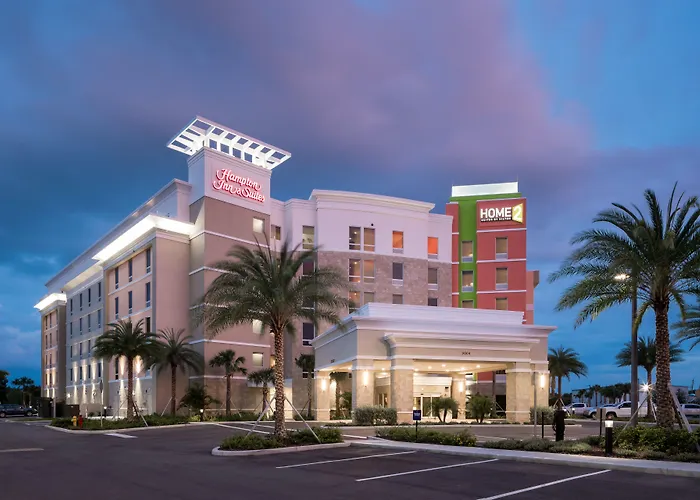 Hampton Inn & Suites Cape Canaveral Cruise Port, Fl