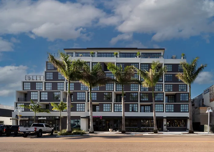 Moxy St. Petersburg Downtown