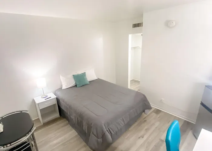 Uptown Inn & Suites