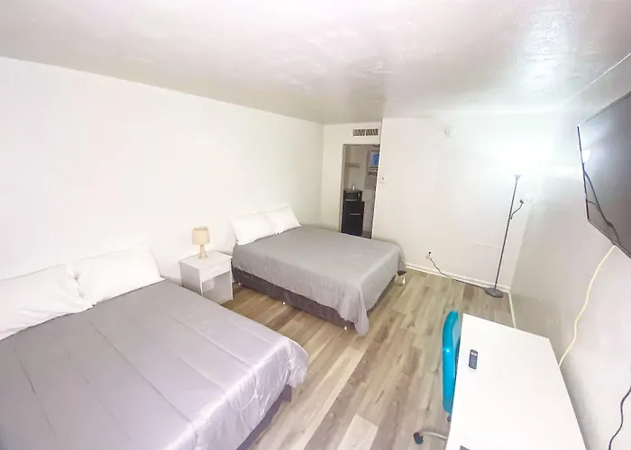 Uptown Inn & Suites