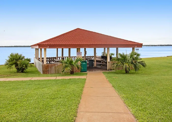 Sunset Harbor Palms 2-304