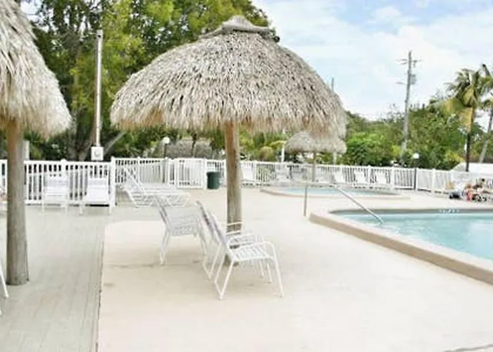 Waterfront Tiny House W Pool, Beach, And Boat Dock