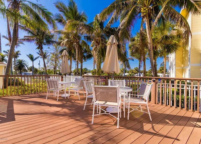 Serene Zen King Bed Condo - Half Mile From Beach