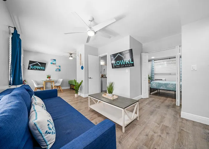 Beachside Gardens Apartments By Lowkl