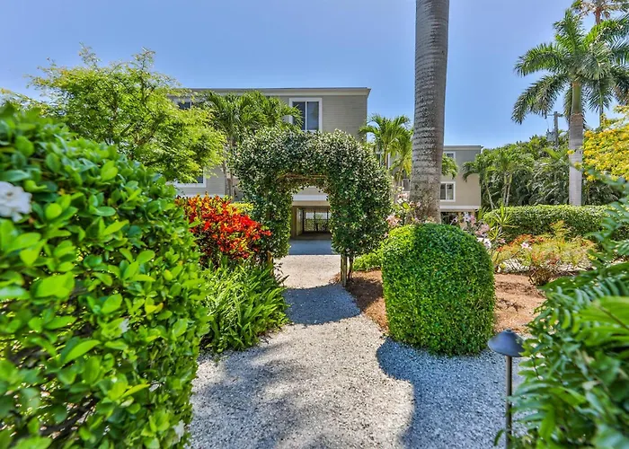 Captiva Hide A Way 2B