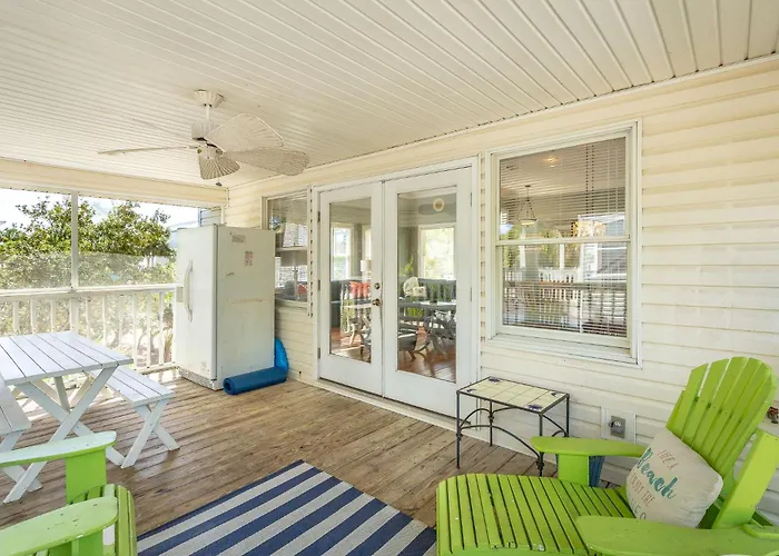 Pet Friendly- St George Island Sleeps 13- Pool