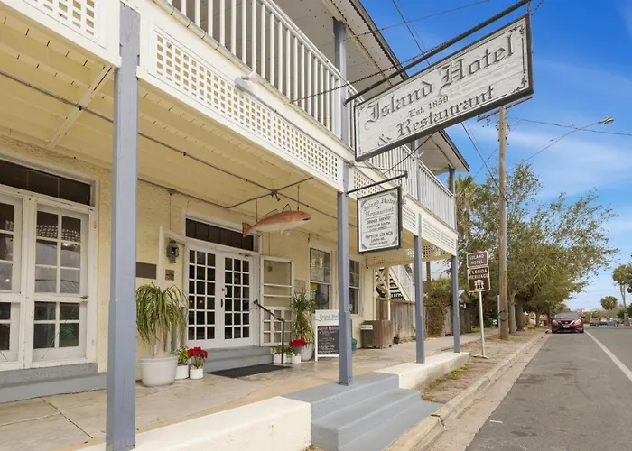 Historic Island Hotel