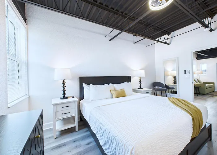 Modern Loft W Launch Views Near Beach -Unit 208