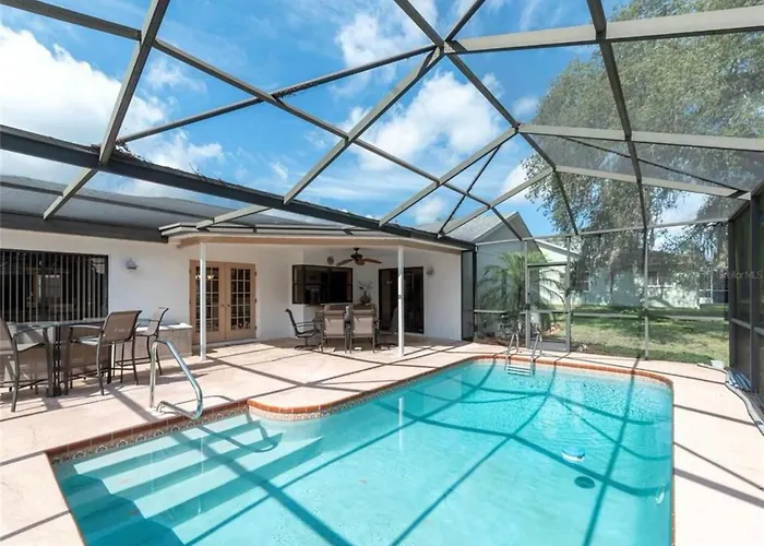 Family House With Pool