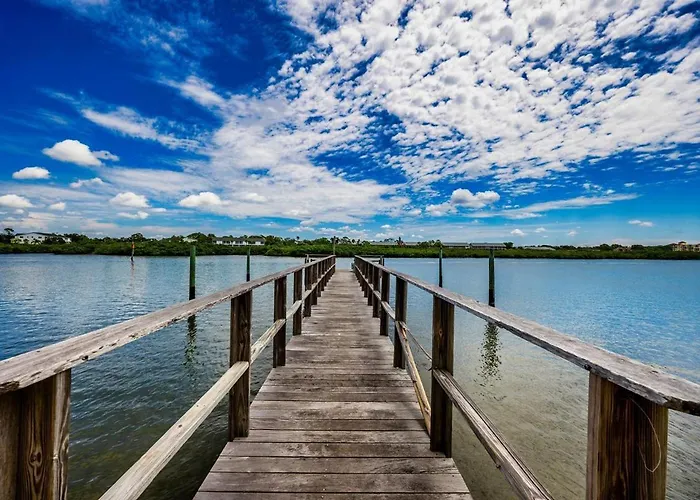 Paradise Found ! Waterview & Steps To Beach