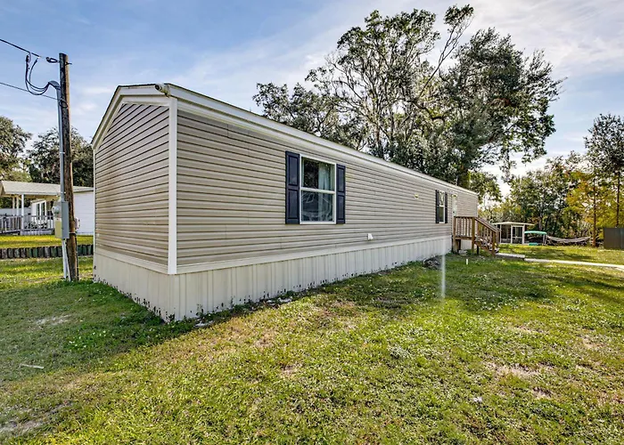 Riverfront Floral City Stay W/ Dock & Hot Tub!