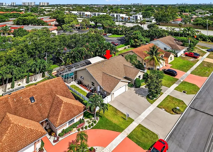 Family-Friendly Boca Gem! 4Br 3Ba With Pool & Sauna