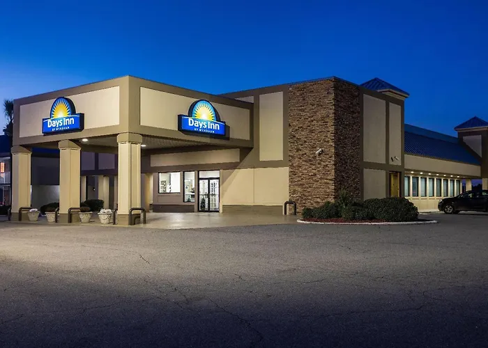 Days Inn By Wyndham Adel I-75