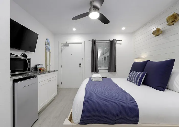 Siesta Key Beach Resort And Suites