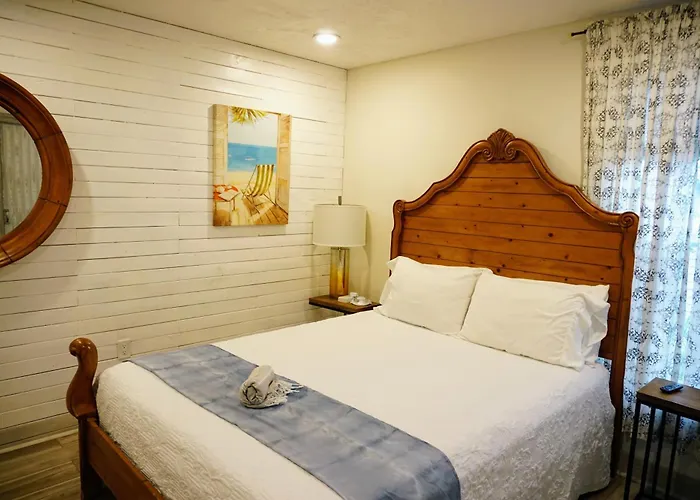 Anna Maria Island Beach Shack Pet Friendly!